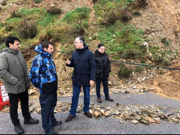 Μπαράκος και Ζέρβας με τον Αντιπεριφερειάρχη Γιώργο Κελαϊδίτη στις ζημιές που προκάλεσε η κακοκαιρία στο Δήμο Κύμης-Αλιβερίου