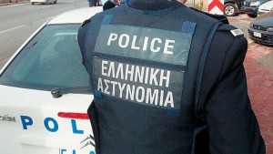 Ωρεοί Εύβοιας: Αστυνομικός πυροβόλησε με το υπηρεσιακό του περίστροφο για να σκοτώσει τον σκύλο της γειτόνισσας του